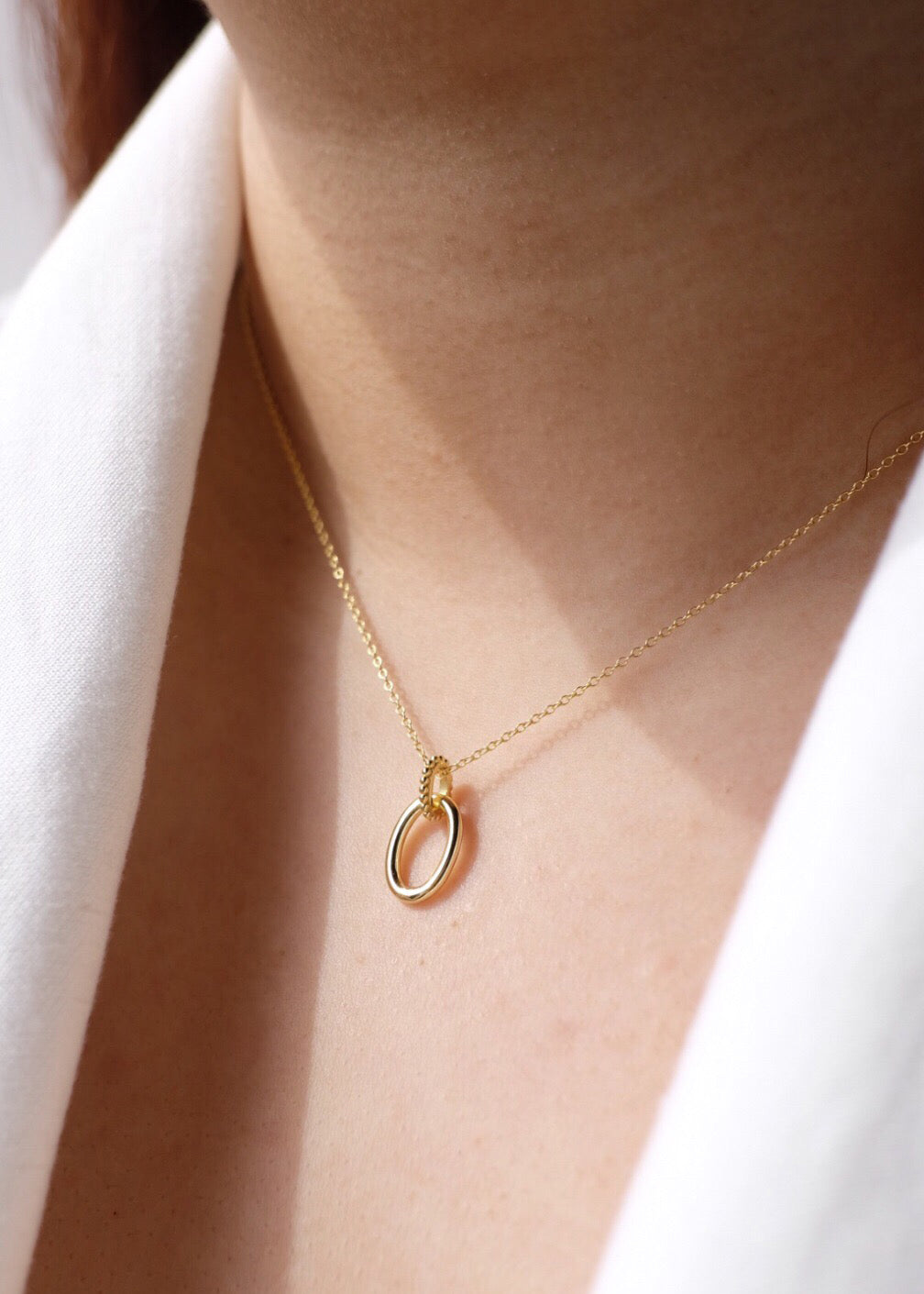 Oval Pendant Necklace in Gold